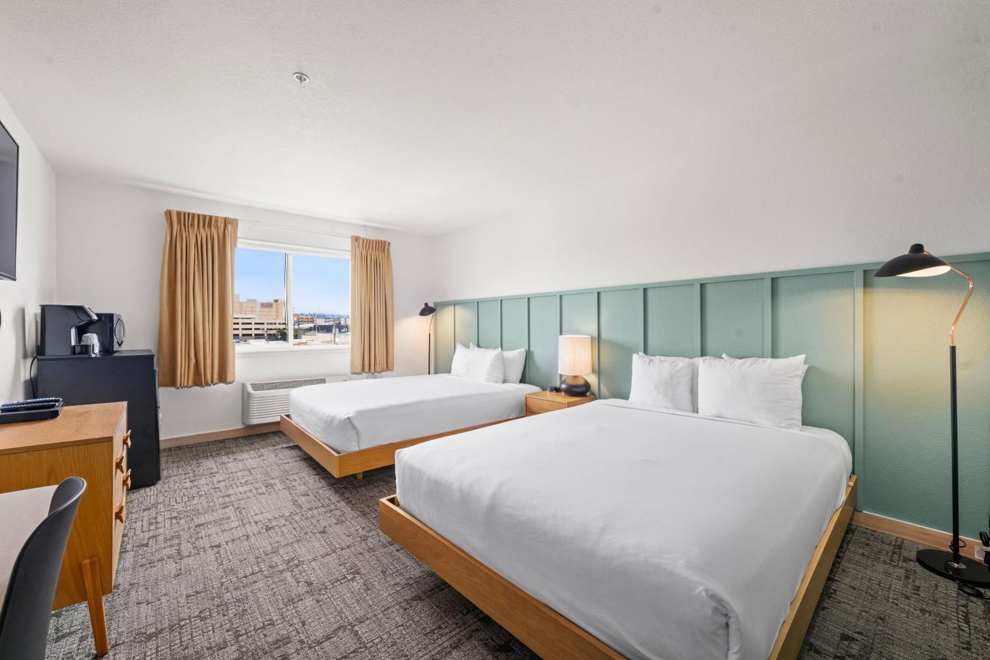 Hotel River At 3*